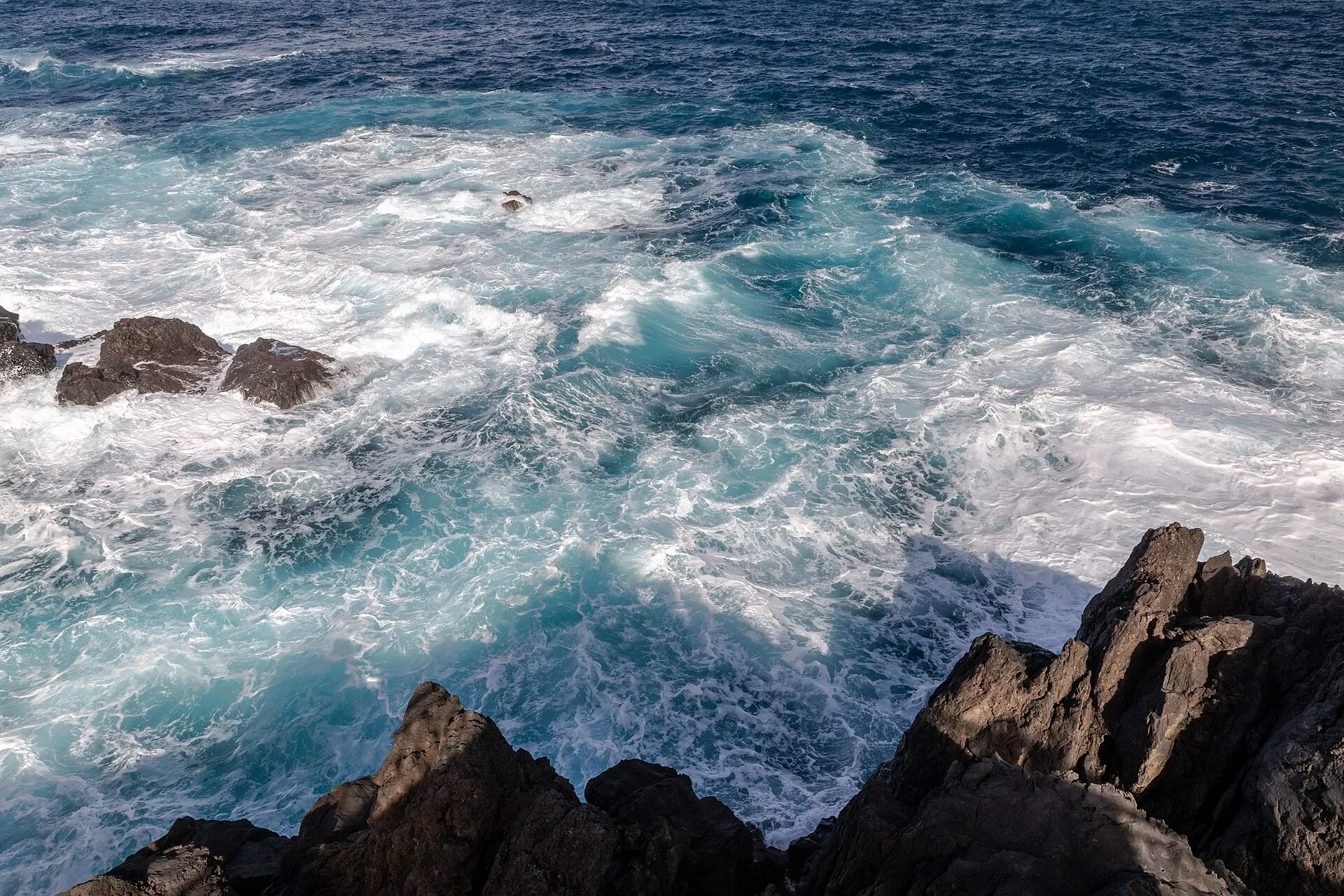 where is madeira island portugal, Madeira